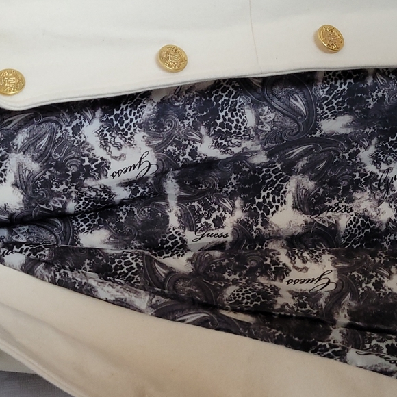 Guess Jacket, creme white with detailing inside, size XXL - Picture 3 of 3